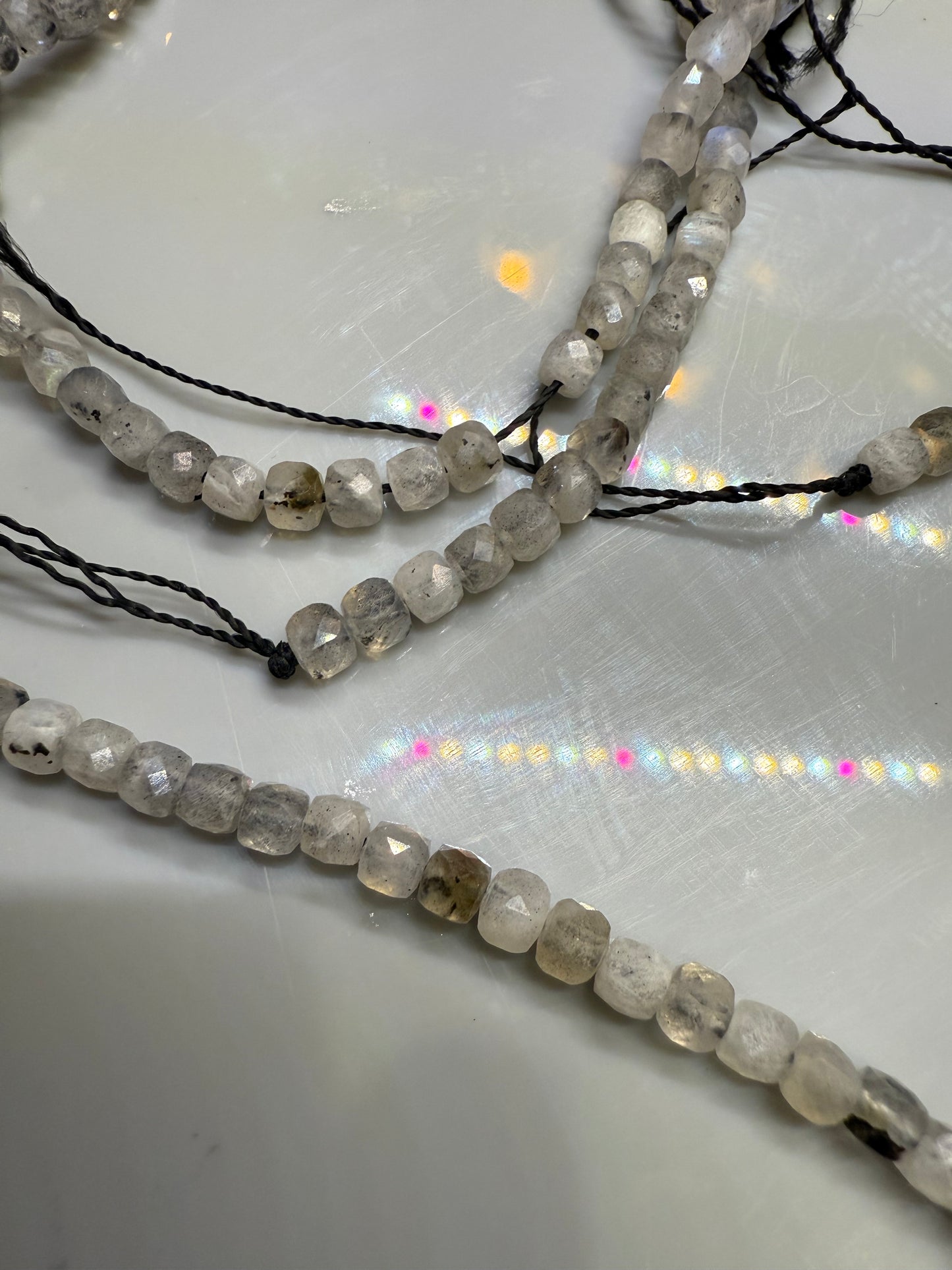 Available Beads Labradorite b25
